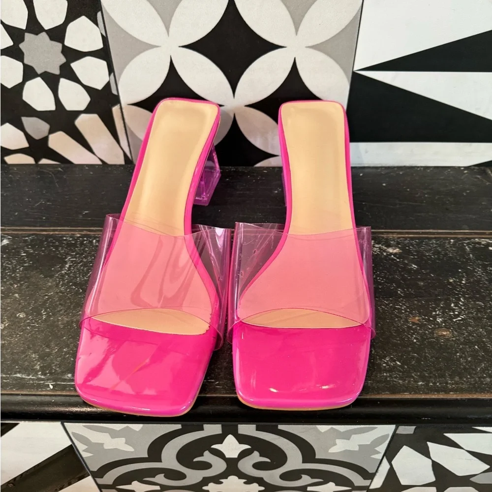 NWOT pink plastic midi square heels! 🩷FUN & FABULOUS 🩷see pic for more info!